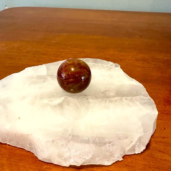 Small carnelian sphere - Picture 2 of 3